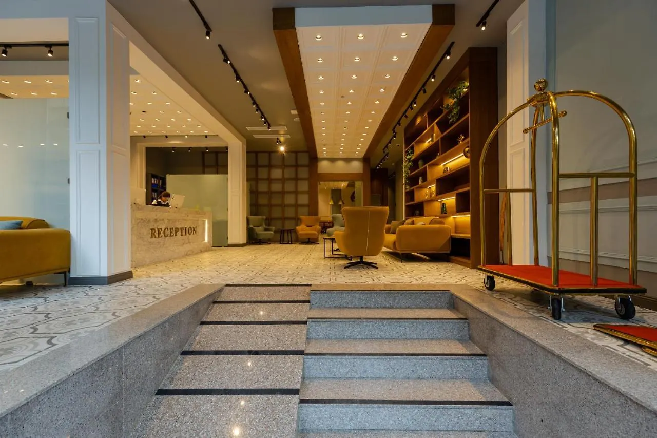 Hotel Monarch Batum