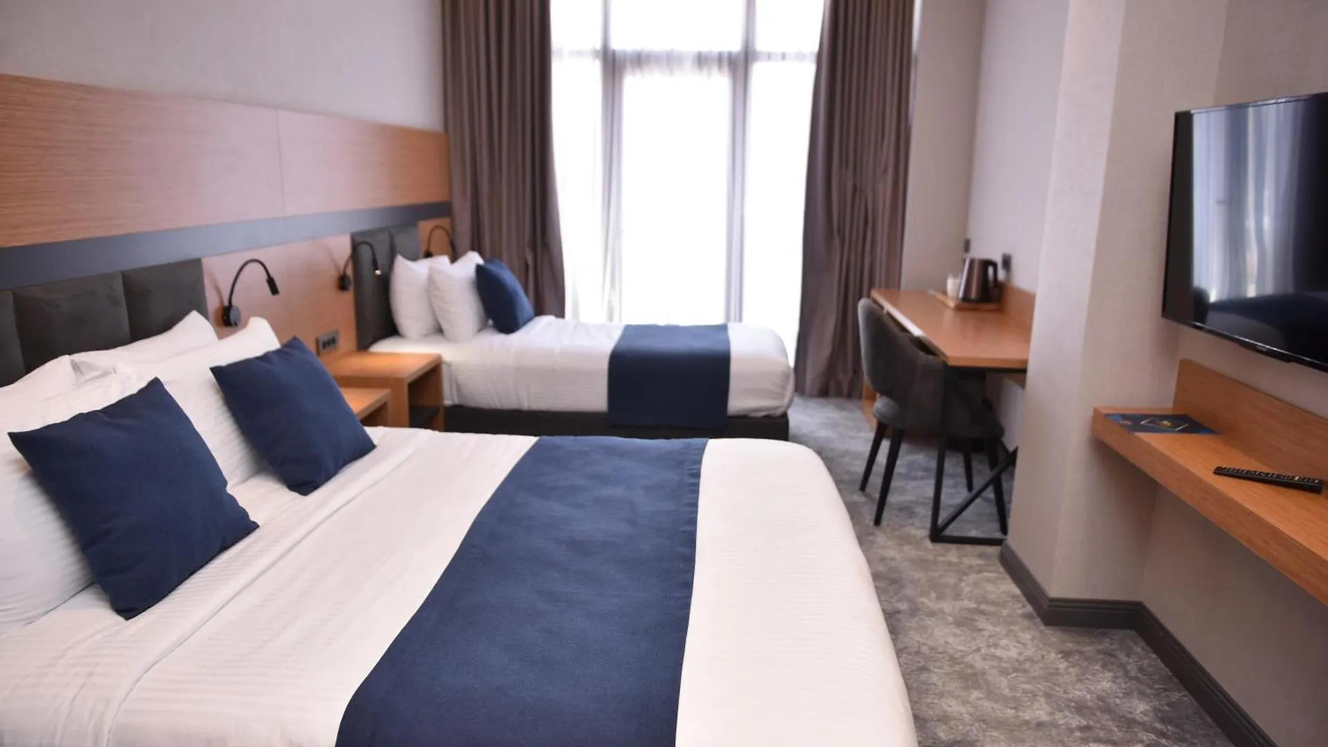 Hotel Monarch Batum