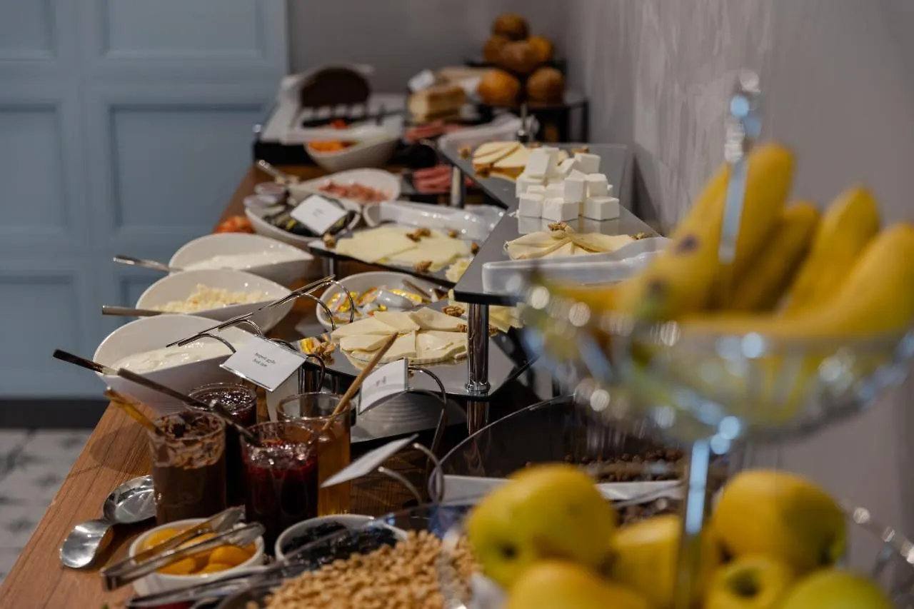 Hotel Monarch باتومي