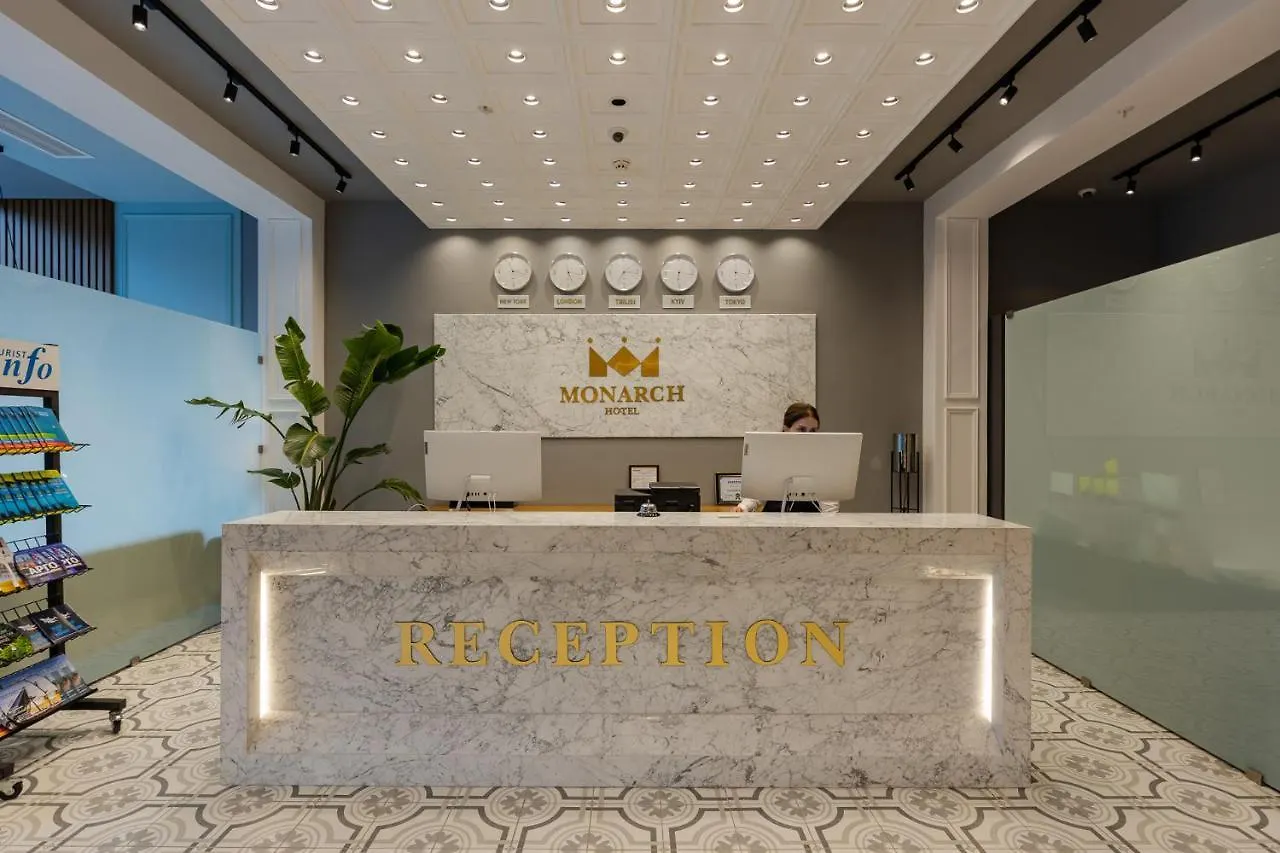 Hotel Monarch باتومي