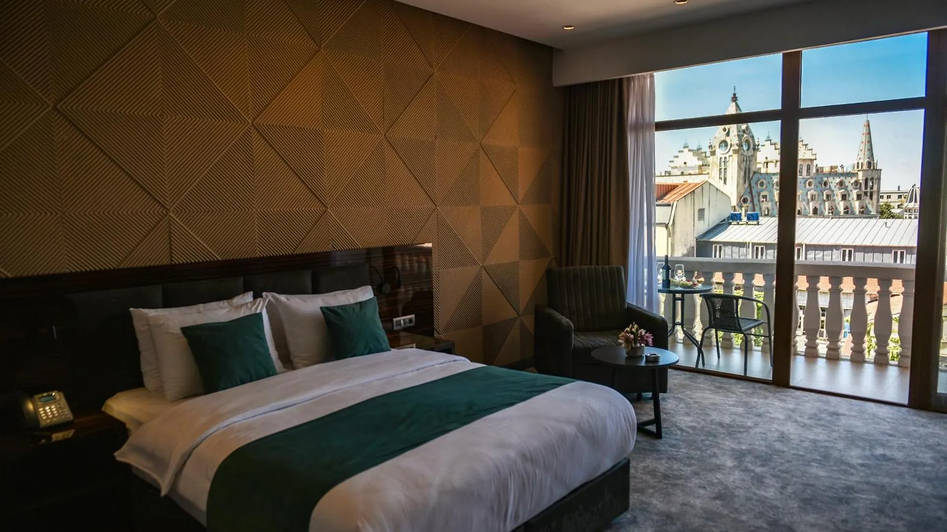 Hotel Monarch باتومي